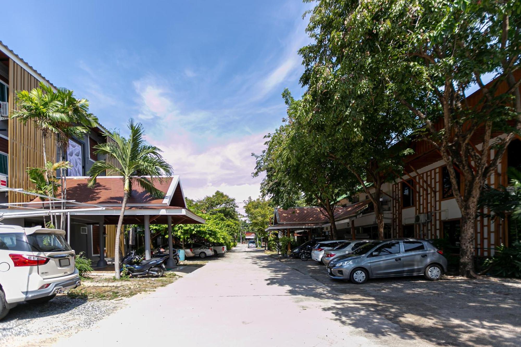 Deeden Pattaya Resort Exterior photo